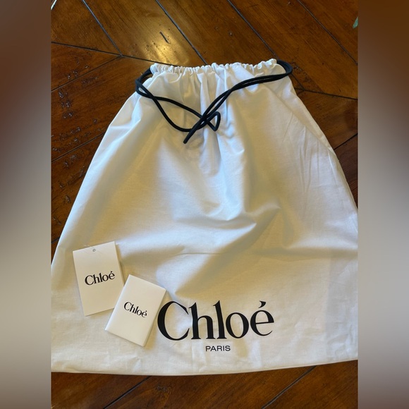Chloe “Spin” Medium Tote Bag in shiny-grained leather - Picture 9 of 13